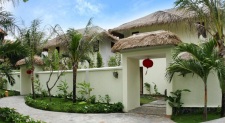 Beach Front Pool & Jacuzzi Villas 