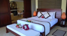 Sea View/Garden View Suites 